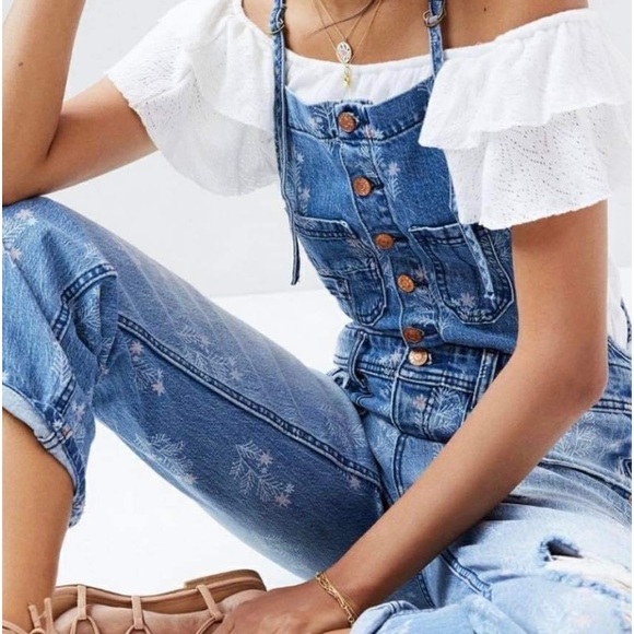Pilcro Denim - 👖PILCRO👖 Denim Floral Overalls